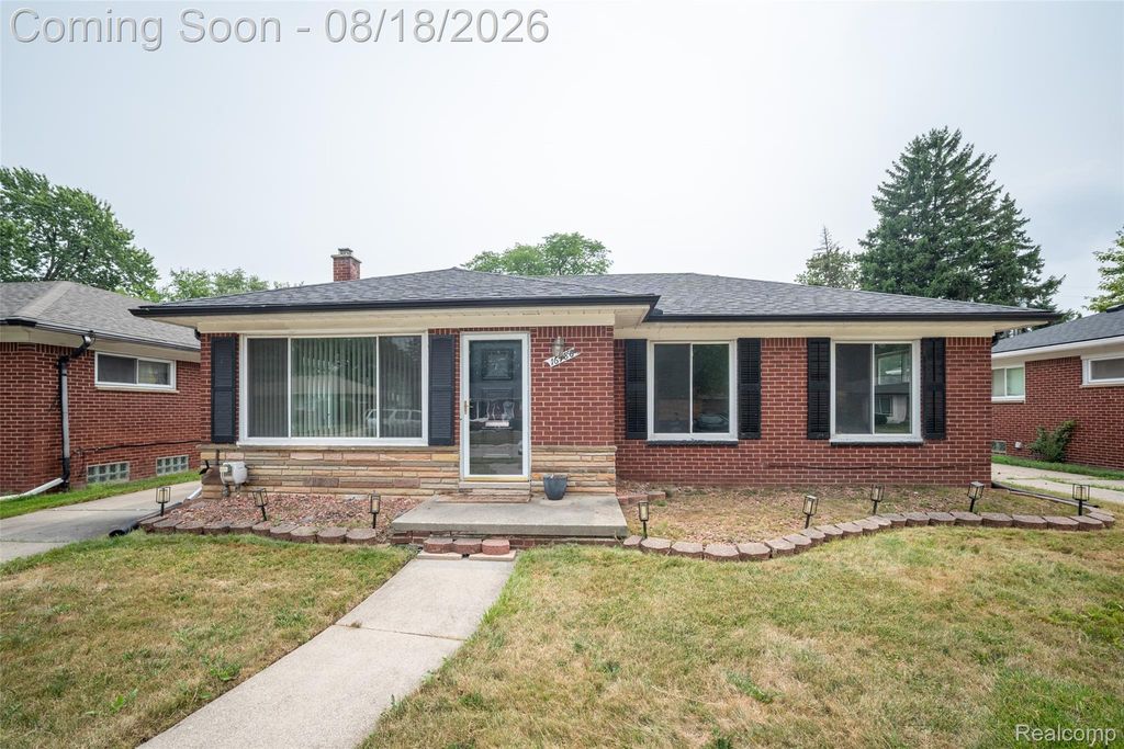 16786 Sprenger Avenue, Eastpointe city