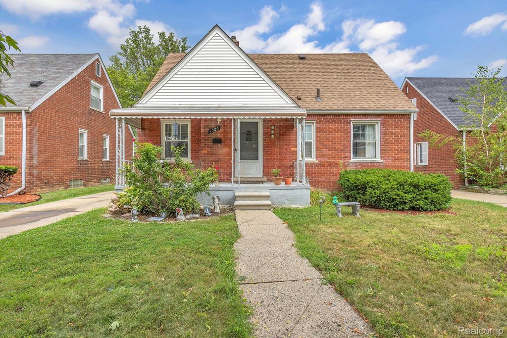 1520 Michigan Boulevard, Lincoln Park city