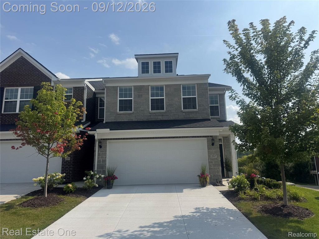 297 Strawberry Drive, Rochester Hills city