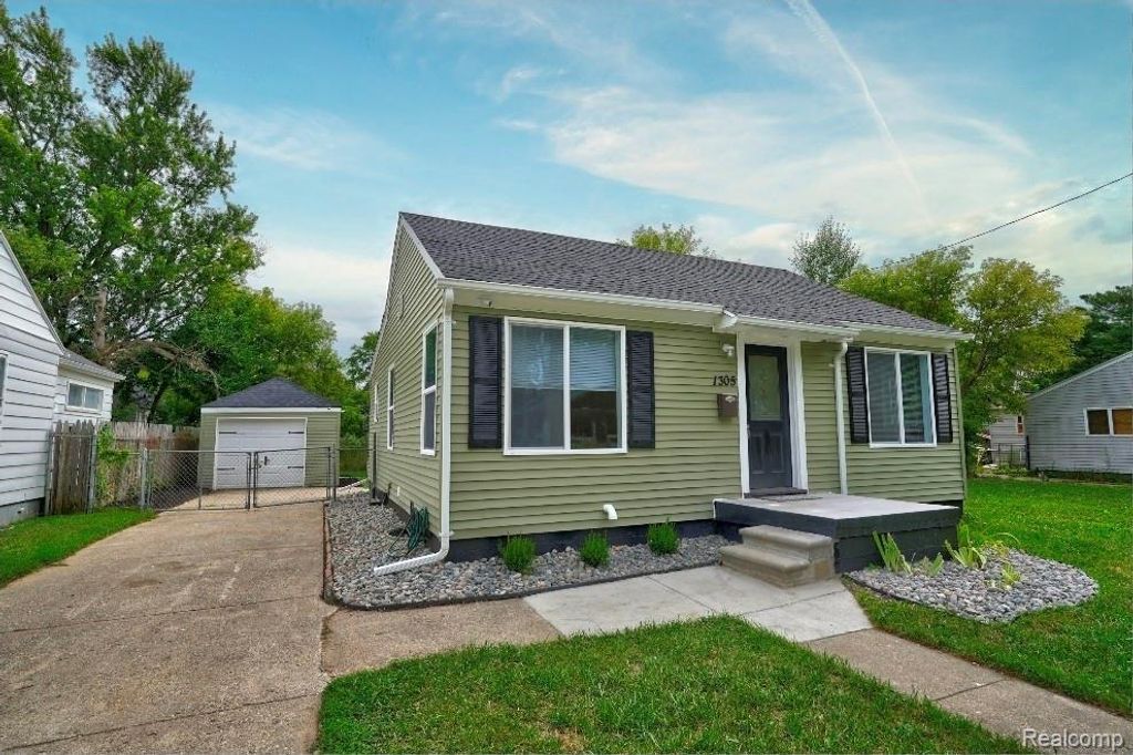 1305 Huron Street, Flint city