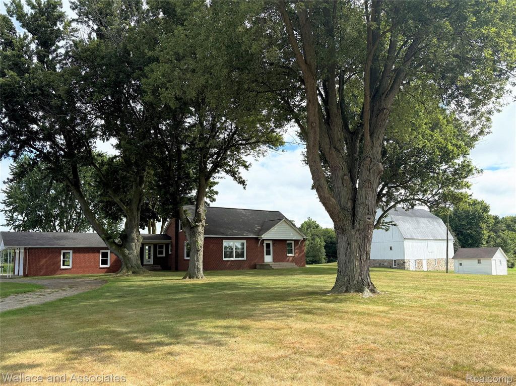 365 E Peck Road, Elk township