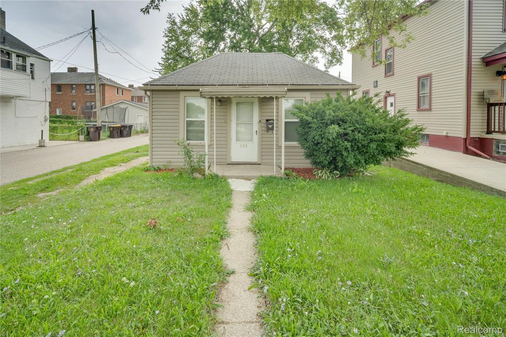 433 Atwood Street, Trenton