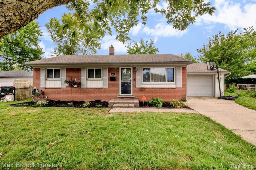 26441 Roberta Street, Roseville city