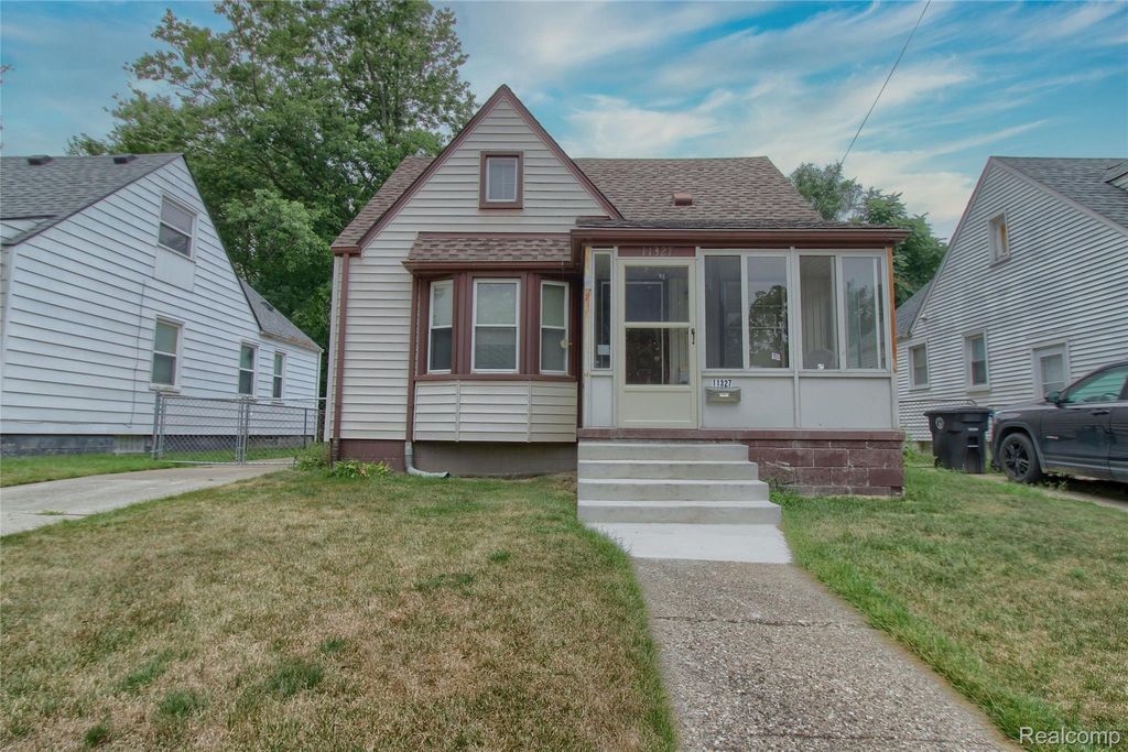 11327 Columbia Street, Redford charter township