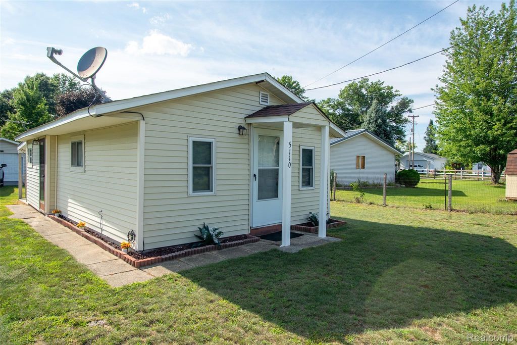 5110 Lucinda Drive, Mills township