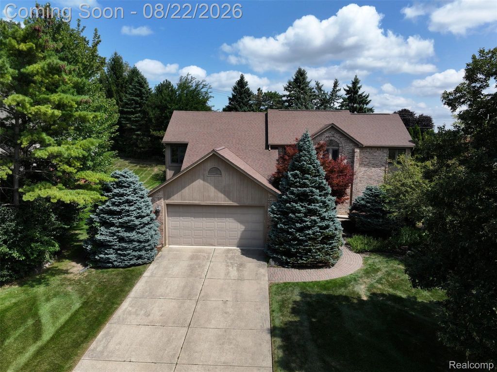 2070 Reagan Drive, Rochester Hills city