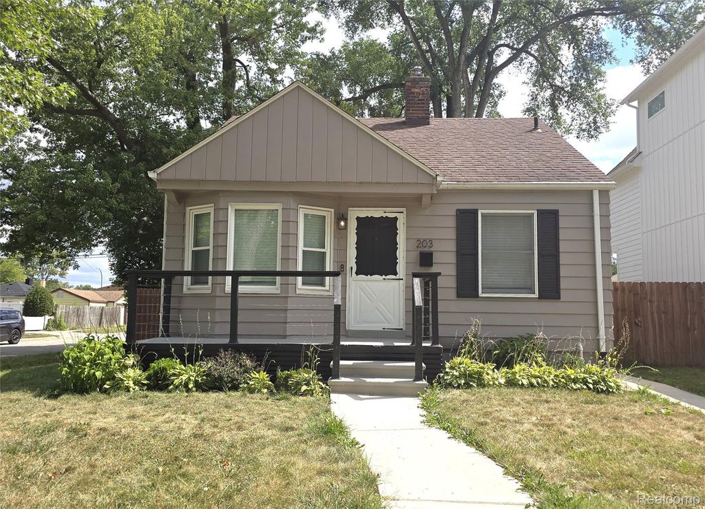 203 S Wilson Avenue, Royal Oak city