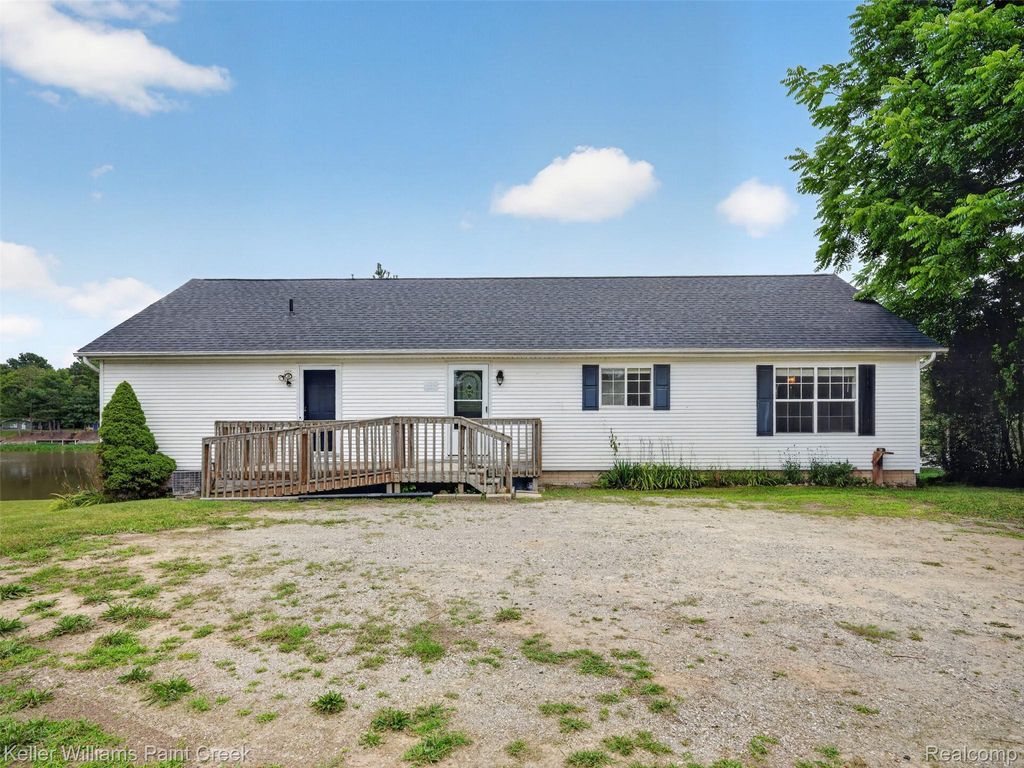 533 White Road, Hay township