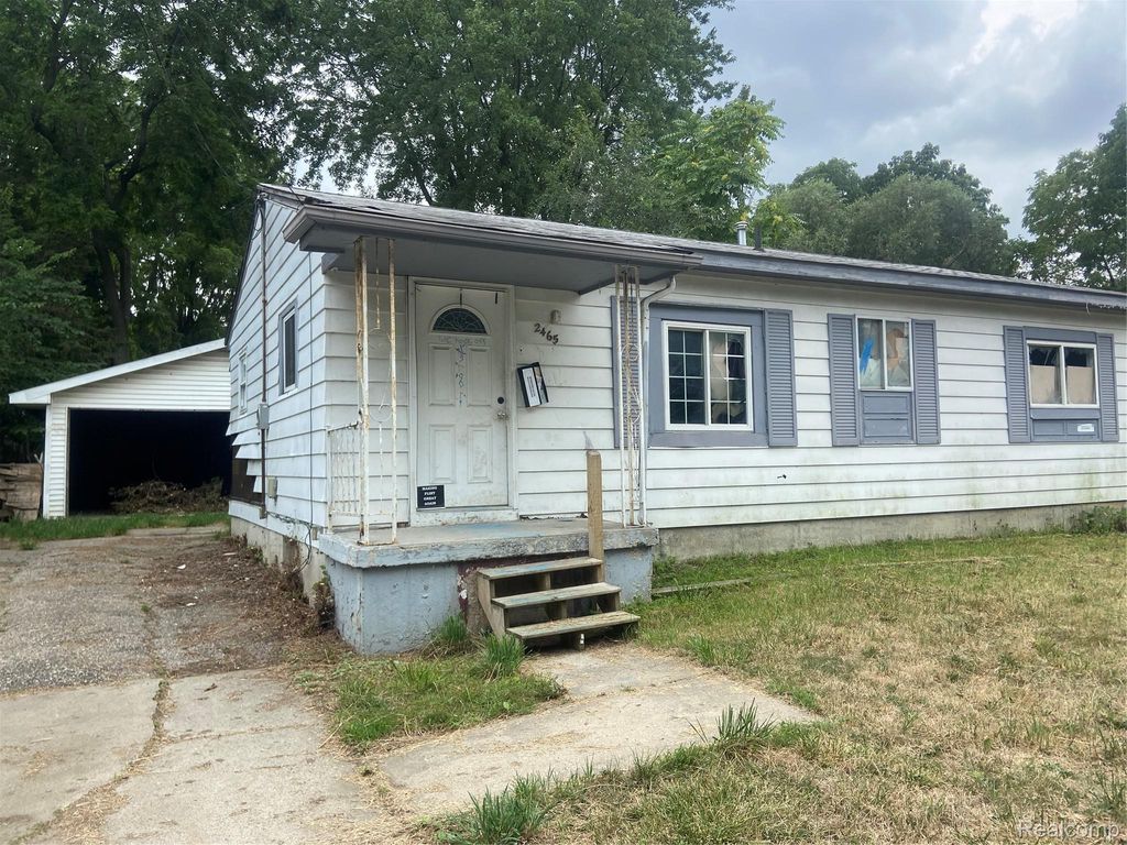 2465 Court St, Flint city