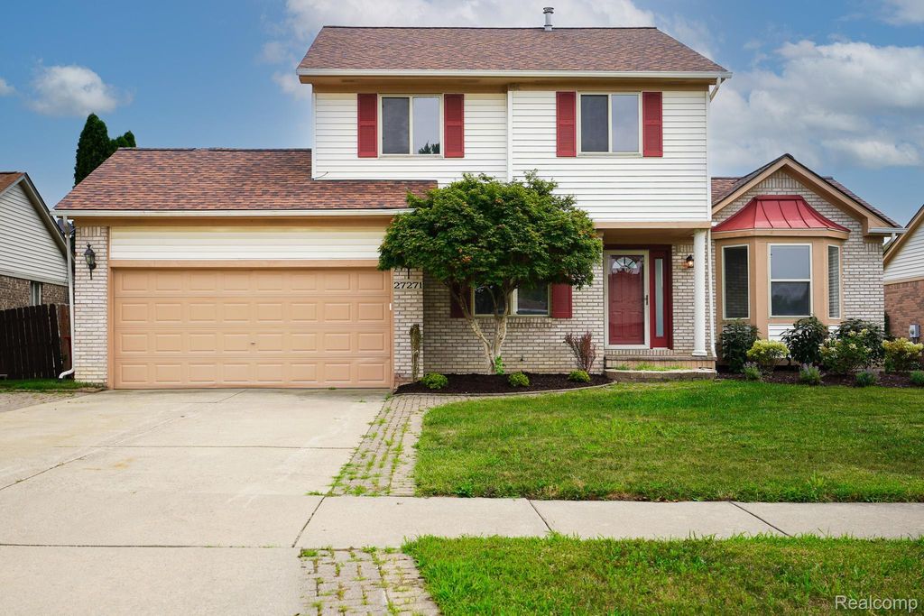 27271 Sparrow Court, Chesterfield township