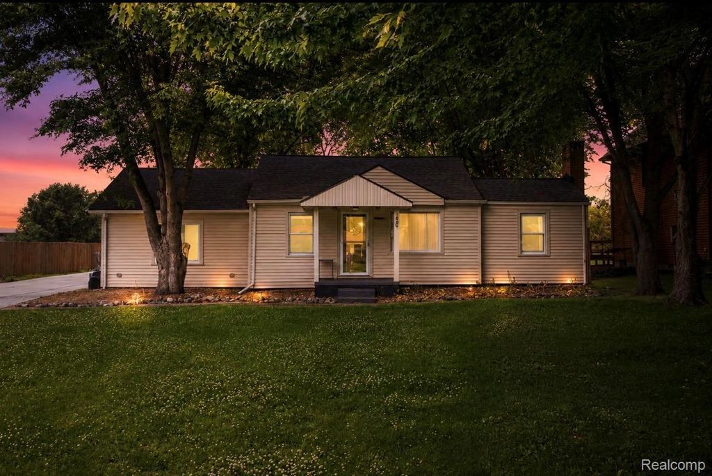 39751 Sylvia Street, Harrison charter township