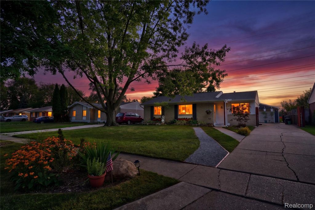 10880 Jackson Street, Van Buren charter township