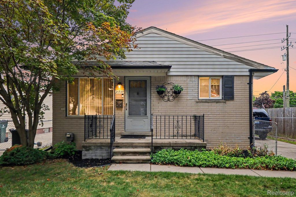 21739 Cedar Street, St. Clair Shores city