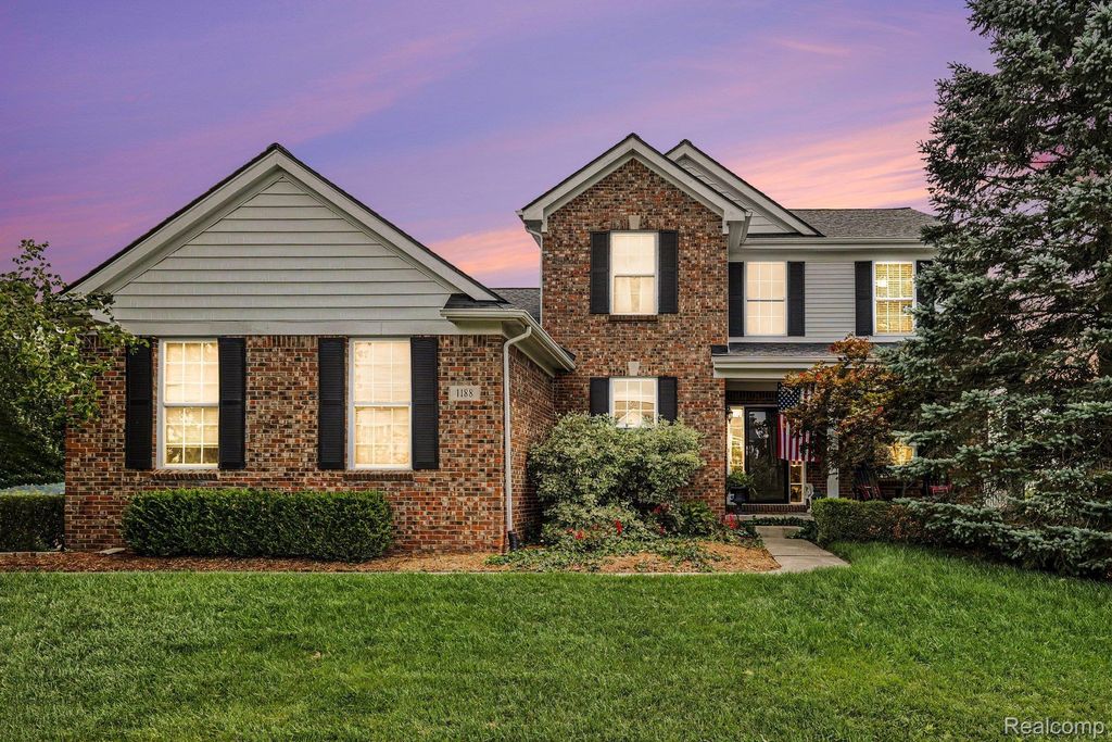 1188 Bellwood Court, Oxford charter township