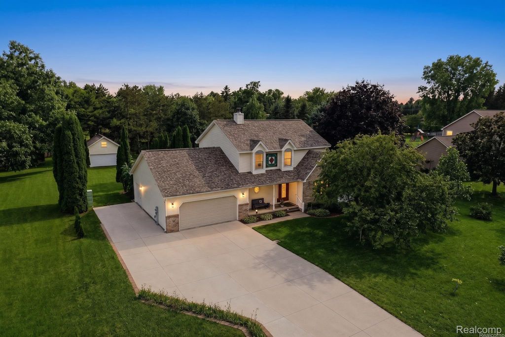 9380 Englishman Drive, Fenton