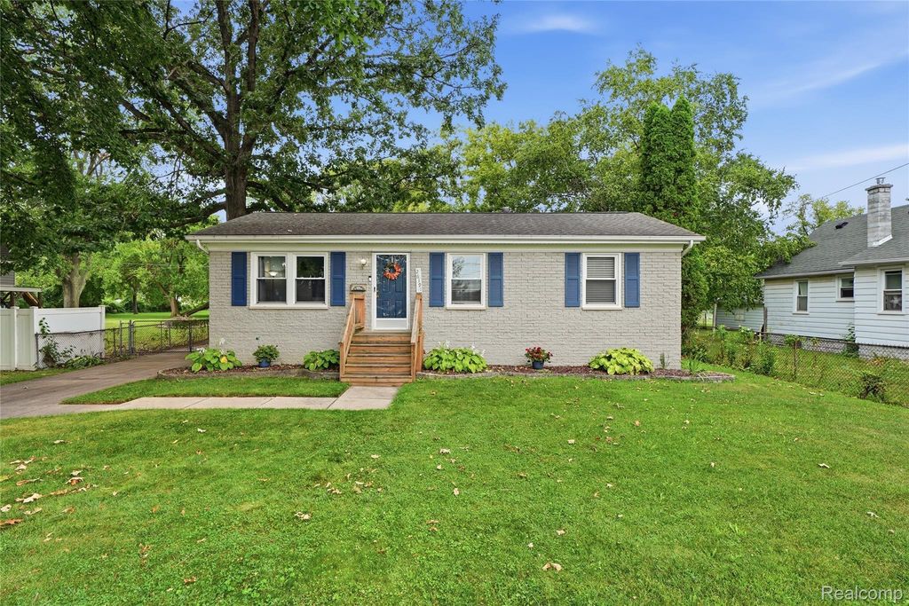 26191 Wolverine Street, Madison Heights city
