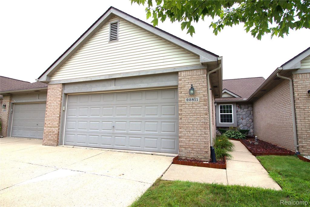22811 Woodcreek Drive, Taylor
