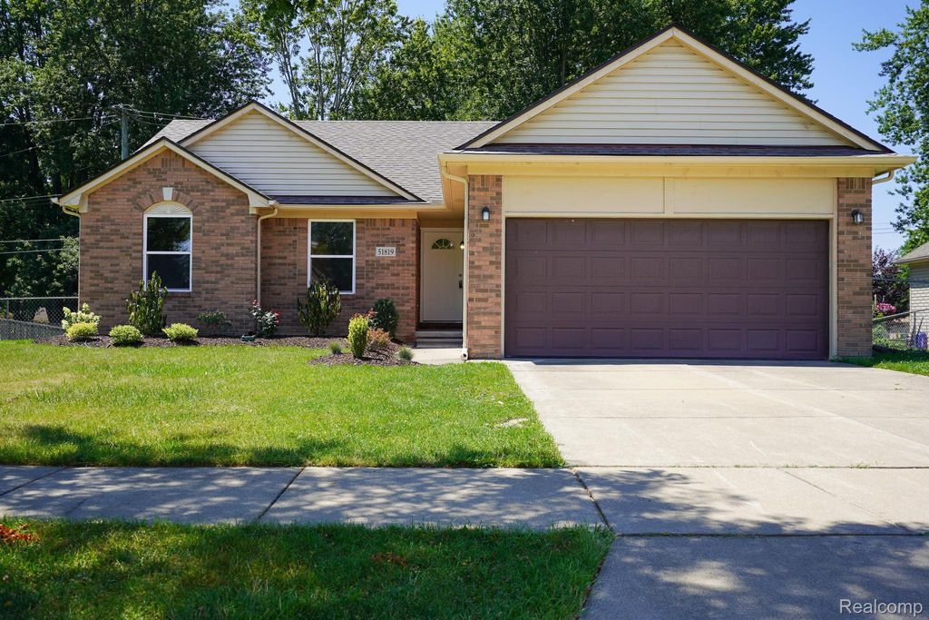 51819 Kings Pointe Drive, New Baltimore city