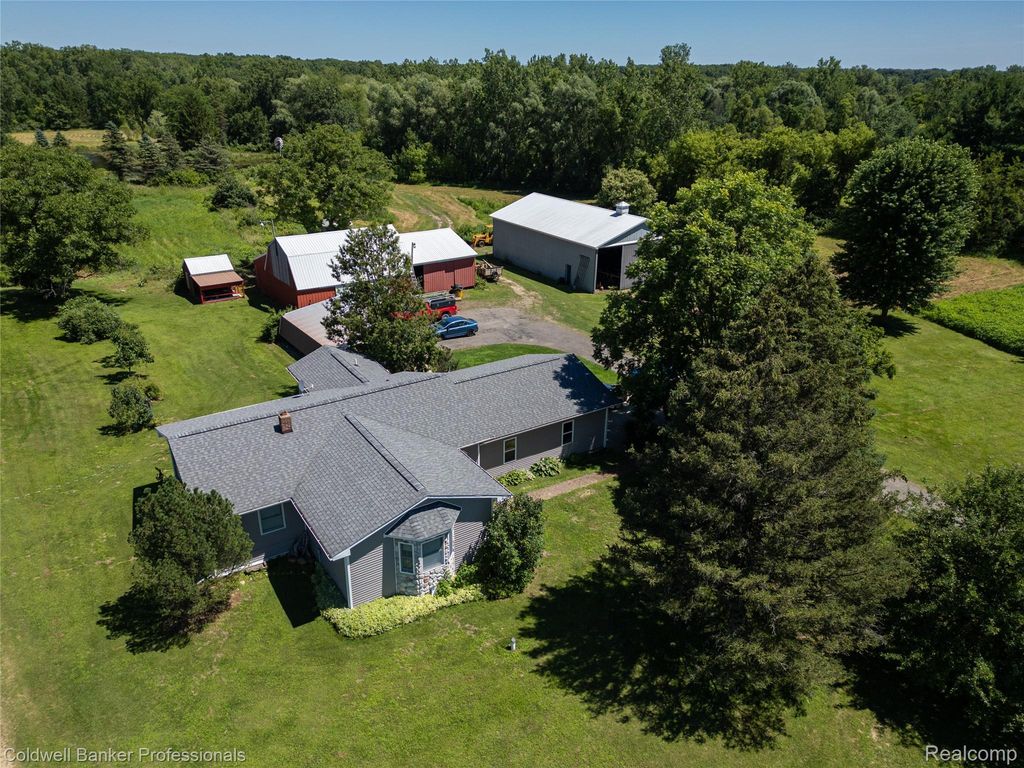 1840 N Lake Pleasant Road, Arcadia township