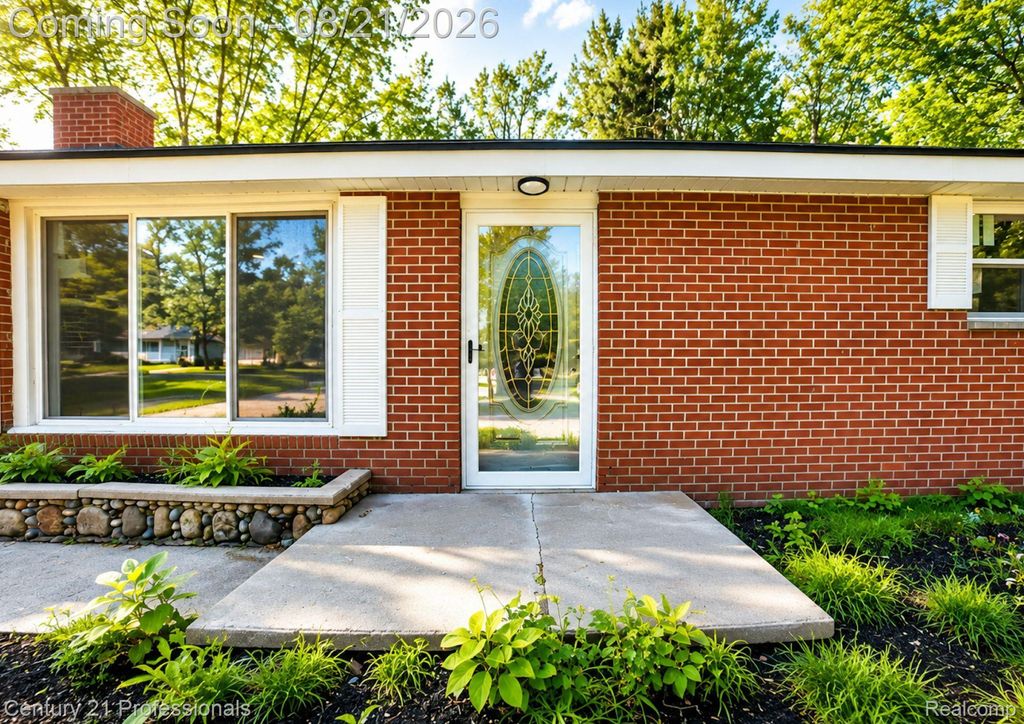 5000 Robert Street, Shelby charter township