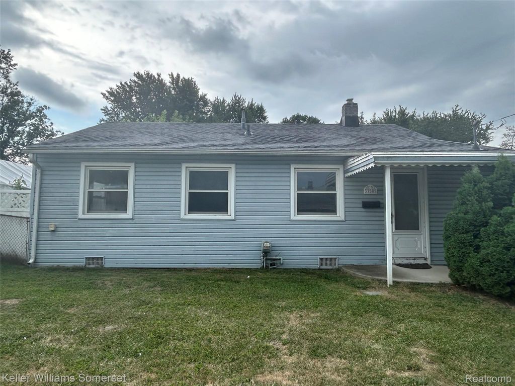 33809 Calumet Court, Westland city