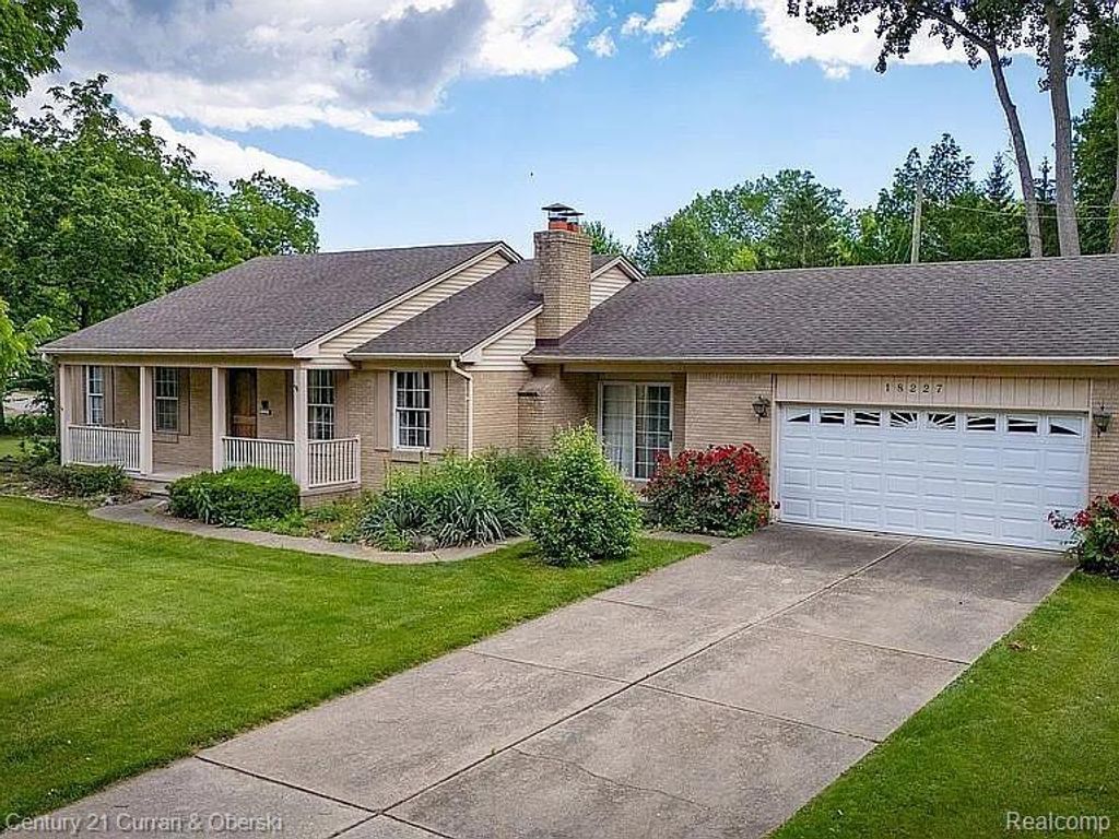 18227 Meridian Road, Grosse Ile township