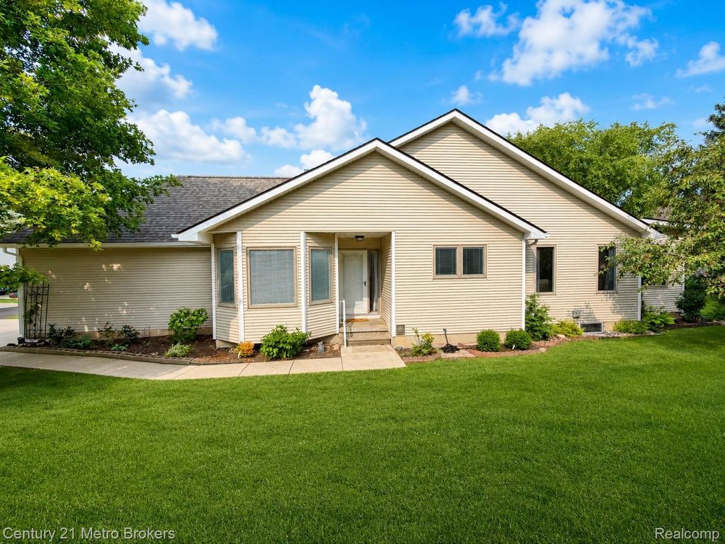 9409 Linda Drive, Davison