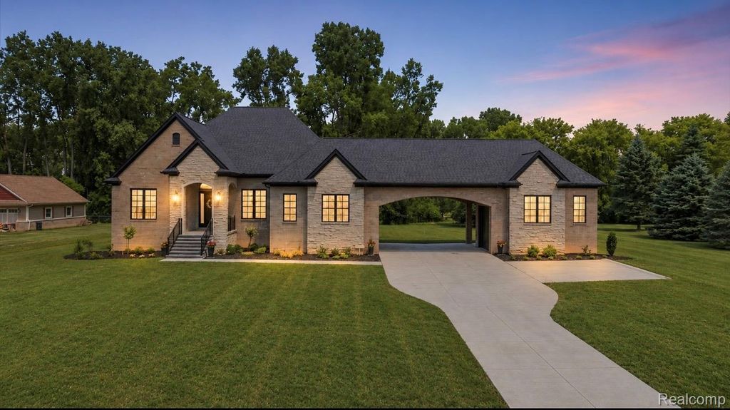 12721 27 Mile Road, Washington township