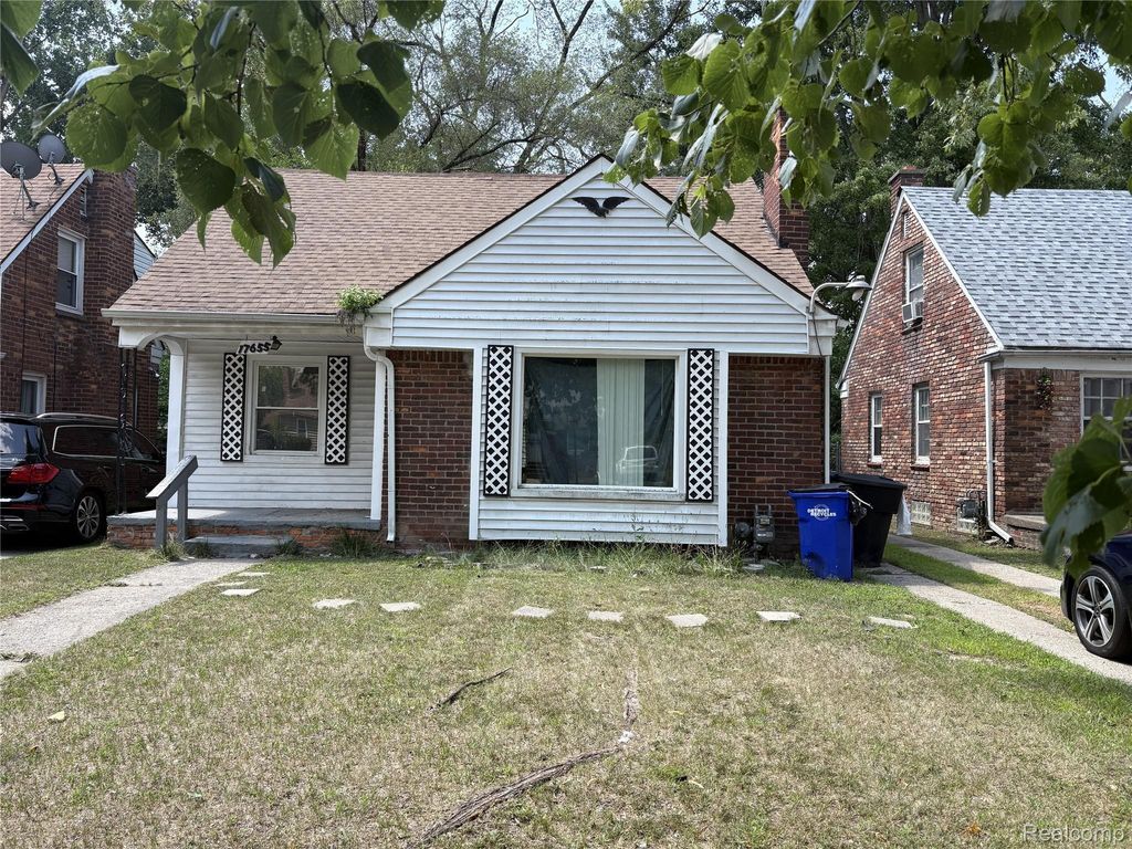 17655 Sunderland Road, Detroit city
