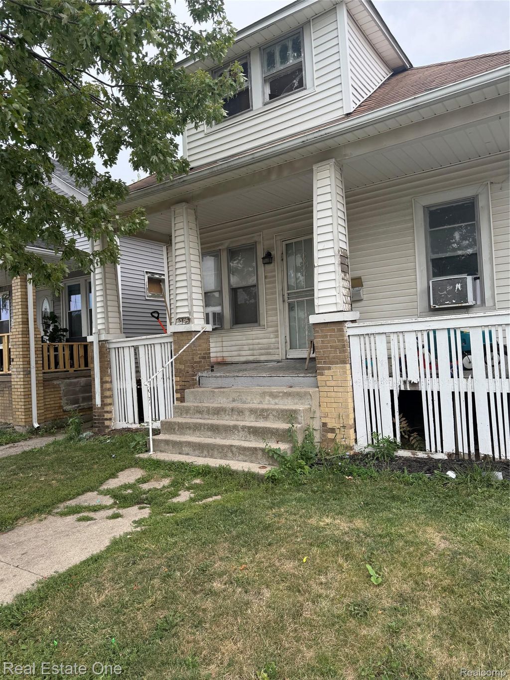 8095 Smart Street, Detroit city