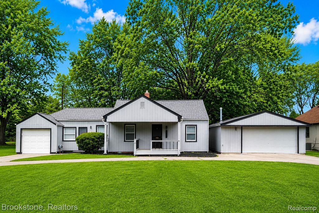 22843 Phelps Street, Clinton charter township