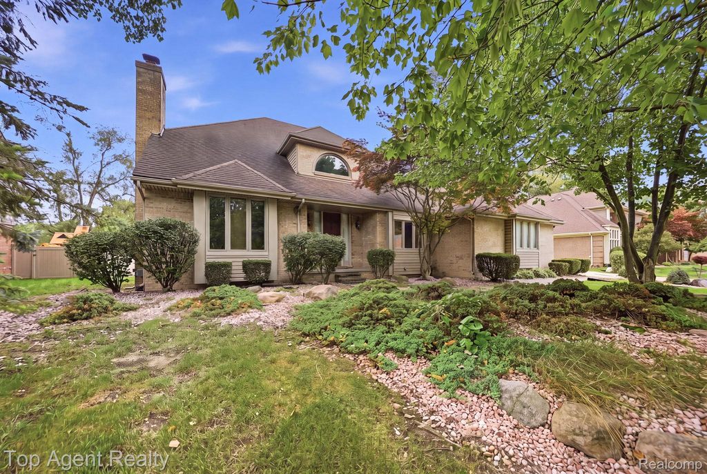 5045 Shady Creek Drive, Troy