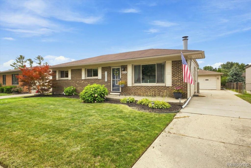 41269 Dunboyne Circle, Clinton charter township