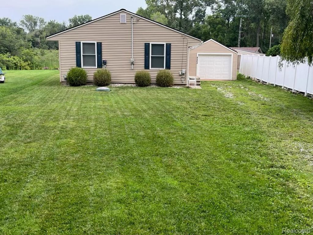 4202 Ray Mar Court, Onsted village