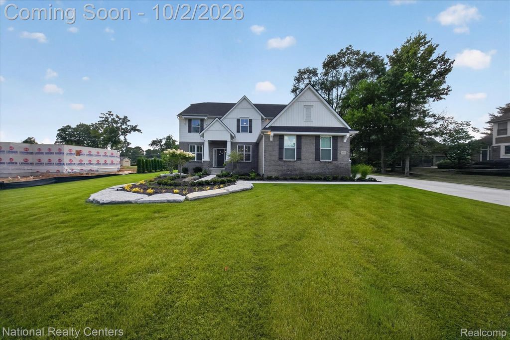 21115 Prestwick Drive, Farmington Hills