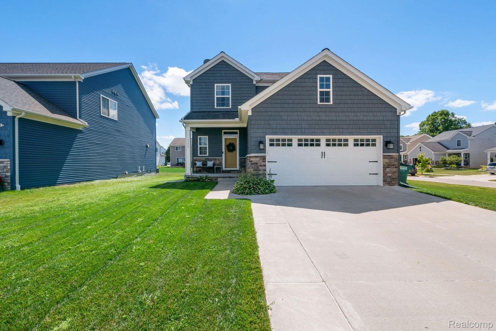 368 Beaver Run, Holly township