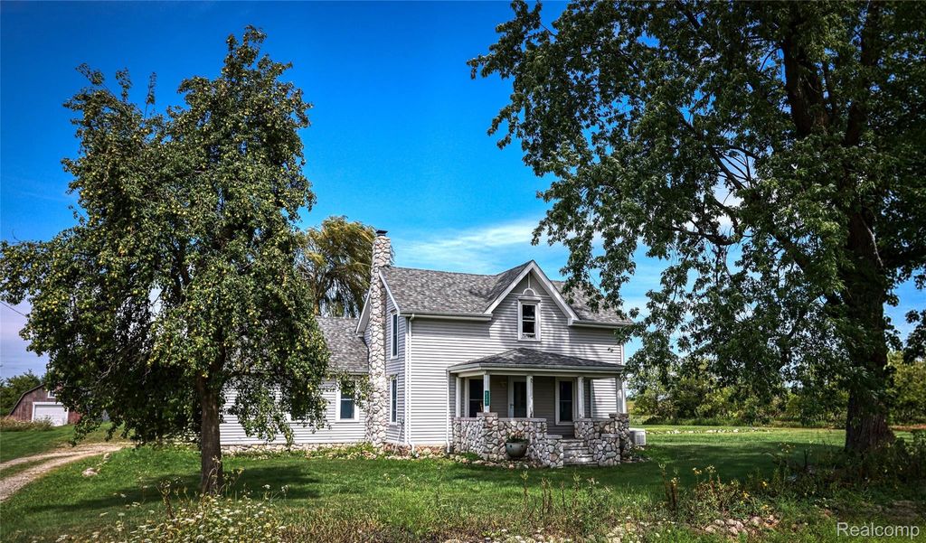 8349 Burnside Road, Burnside township