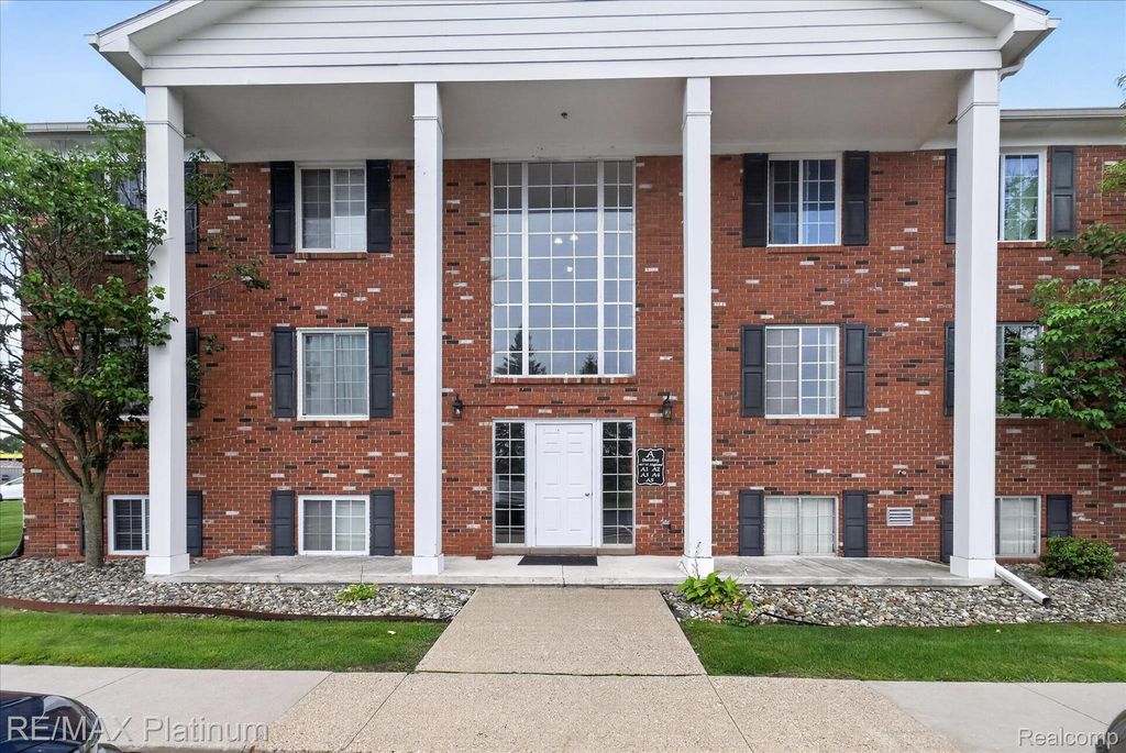 407 W Highland Road 3, Howell
