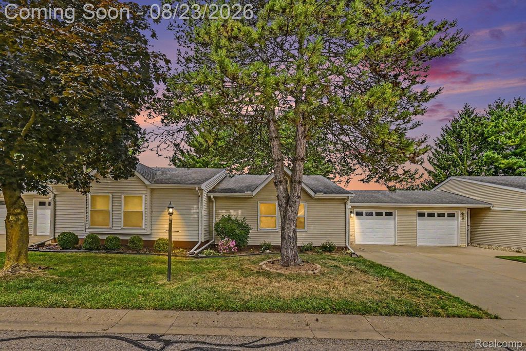 1345 Shire Court, Howell