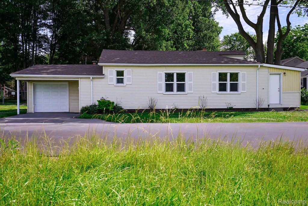 36807 Jefferson Avenue, Harrison charter township