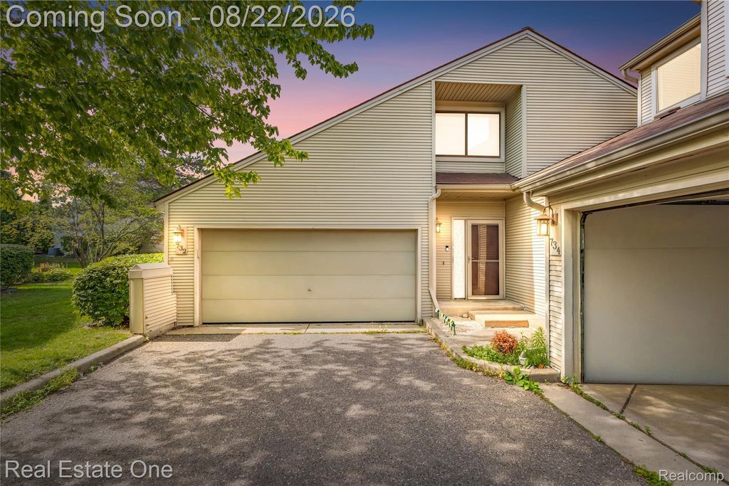 732 Hamilton Court, Rochester Hills city