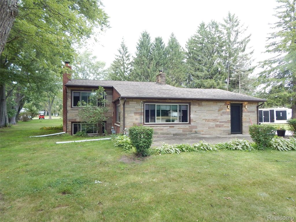 4006 N River Road Road, Fort Gratiot charter township