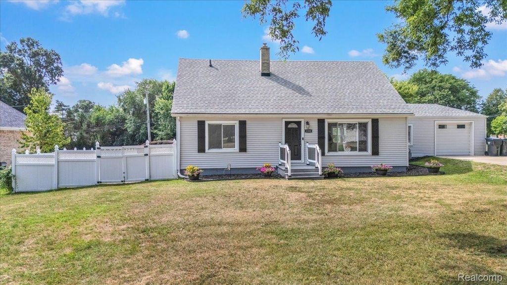 1320 Larayne Drive, Troy city