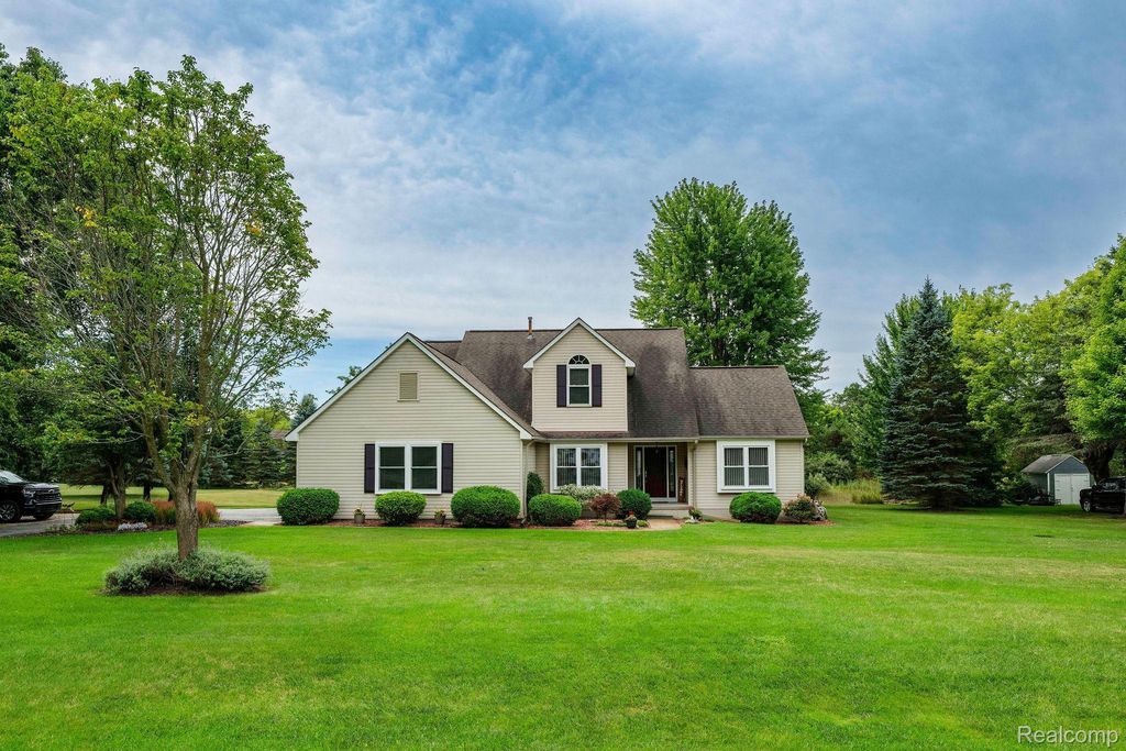 3871 Sand Bar Court, Oxford charter township