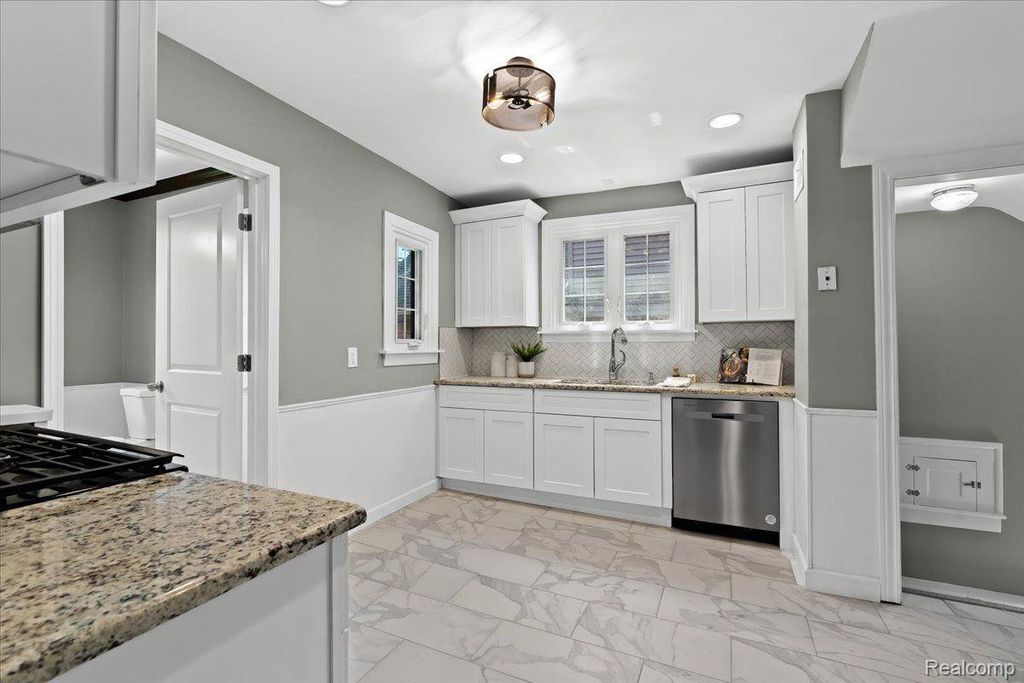 312 Mckinley Avenue, Grosse Pointe Farms city