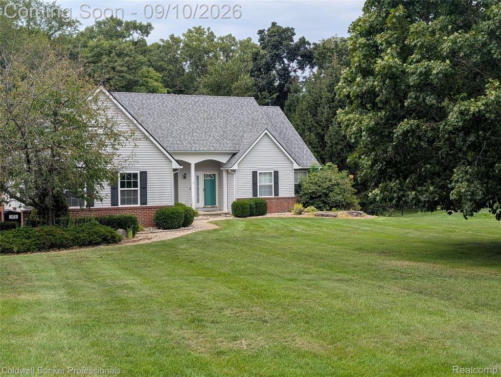 8146 Kimble Drive, Hamburg township