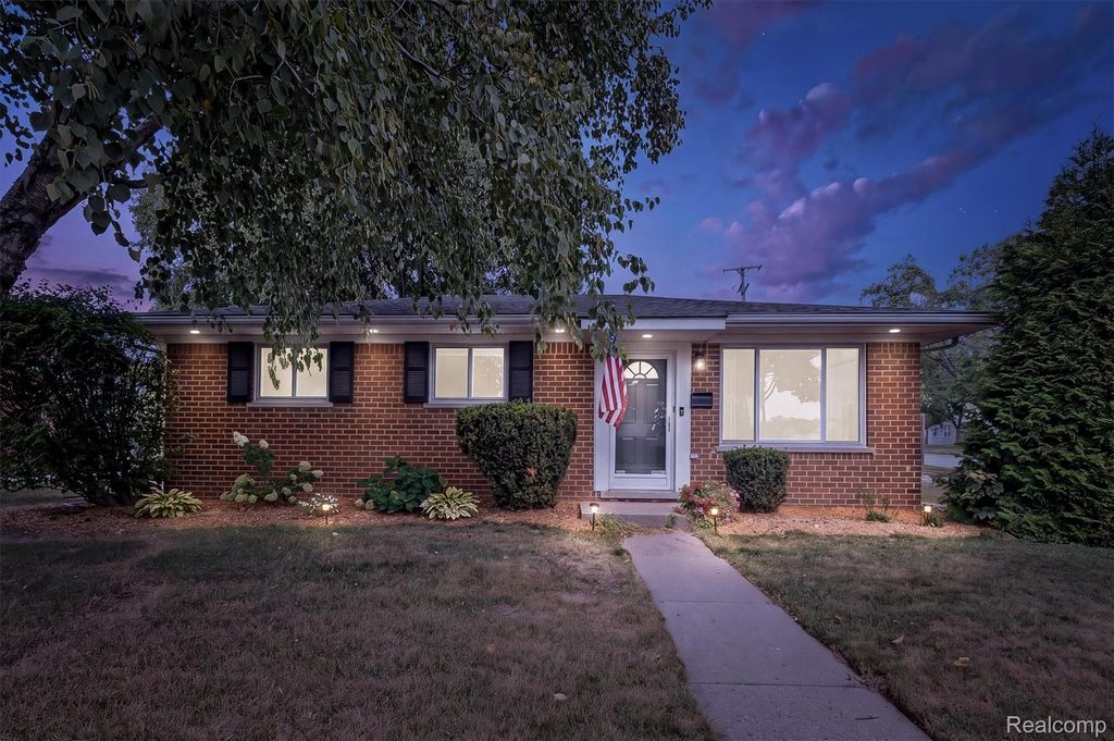 908 Elmsford Drive, Clawson city