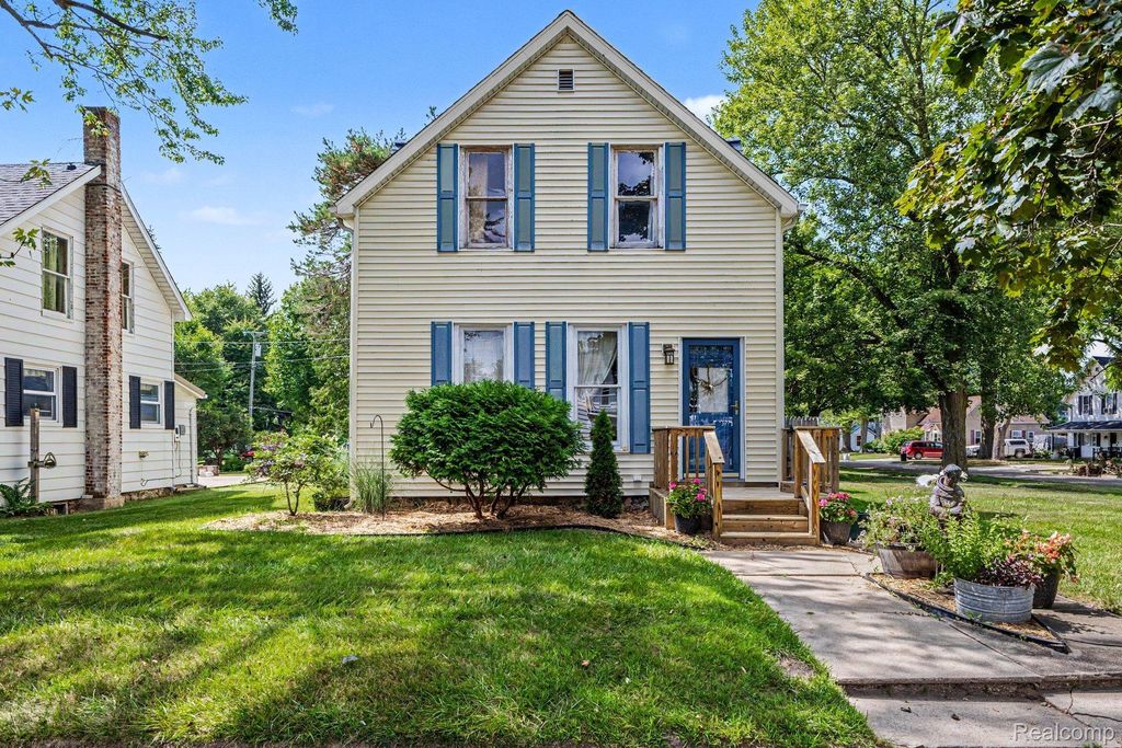 4291 West Street, Cass City village