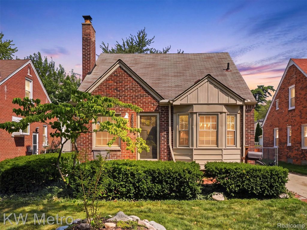 2048 Anita Avenue, Grosse Pointe Woods city