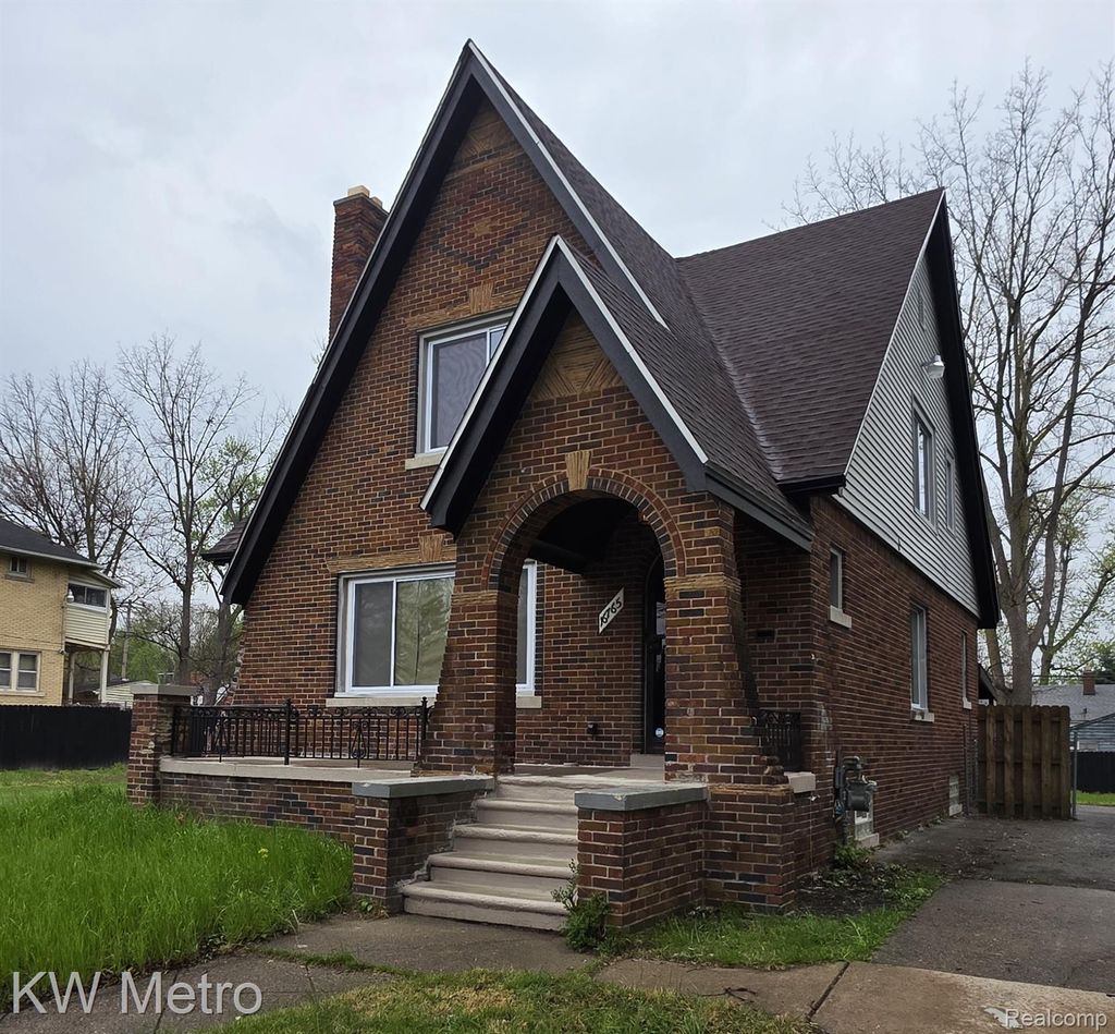 16765 Blackstone Street, Detroit city